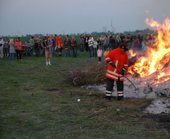 Körperverletzung beim Rethmarer Osterfeuer