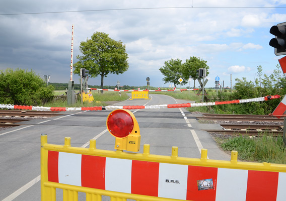 Sperrung des Bahnübergangs/L410 zwischen Sehnde und Bolzum wegen Bauarbeiten