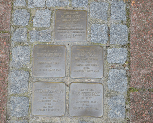 Gedenkfeier der Projektgruppe Stolpersteine mit Buchvorstellung „Der Unbeugsame“