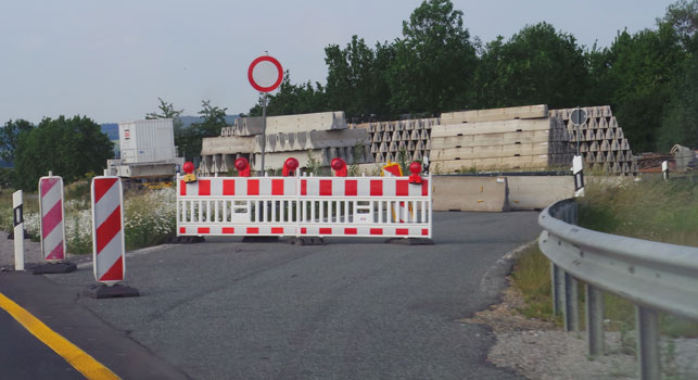 Vollsperrung der B 6 in Laatzen Richtung Norden