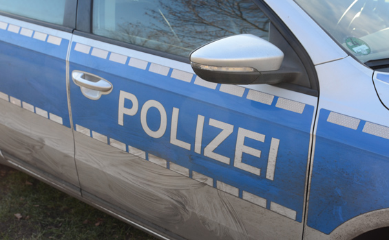 Betrunkener attackiert Polizisten und Rettungssanitäter in Lehrte
