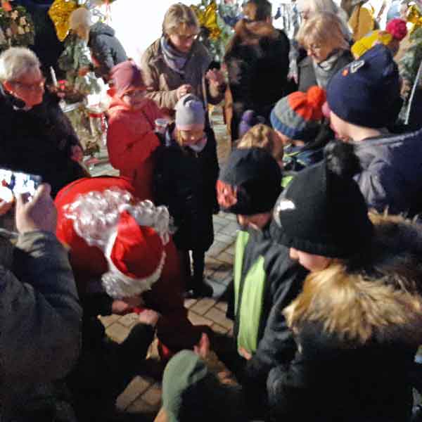 Zum Budenzauber auf den Weihnachtsmarkt in Haimar