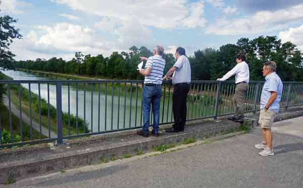 Asphaltierter Radweg am Mittellandkanal: Endlich geht es los