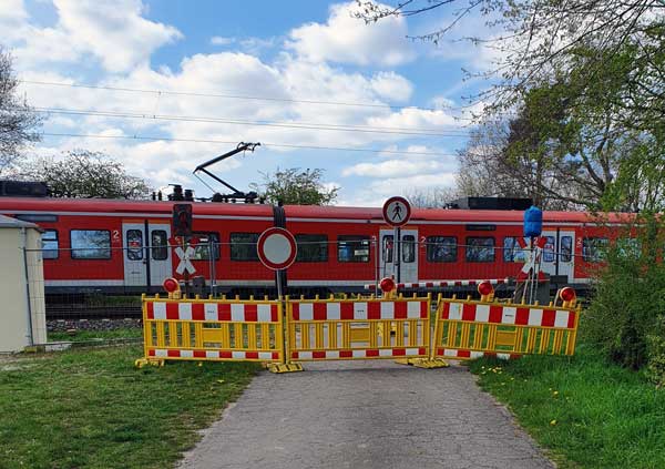 Bahnübergang in Hämelerwald voll gesperrt