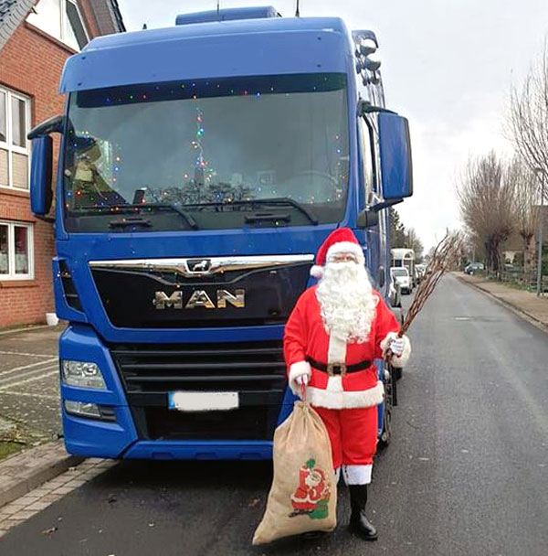 Der Weihnachtsmann kommt per Truck durch Sehnde