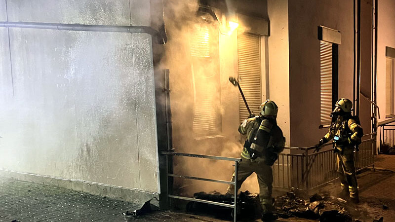Containerbrand an Hausfassade in Lehrte