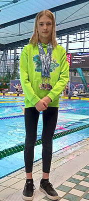 Lehrter Nachwuchsathletin Tekla Kaminska schwimmt Landesrekord