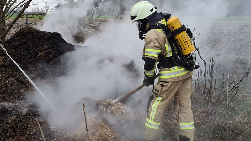 Spaziergängerin bemerkt Rauch: Feuerwehr rettet Kaninchen aus Ställen