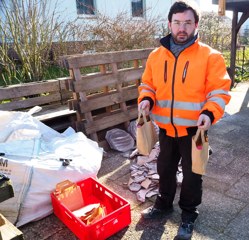 35 Sammler in Höver reinigen die Feldmark