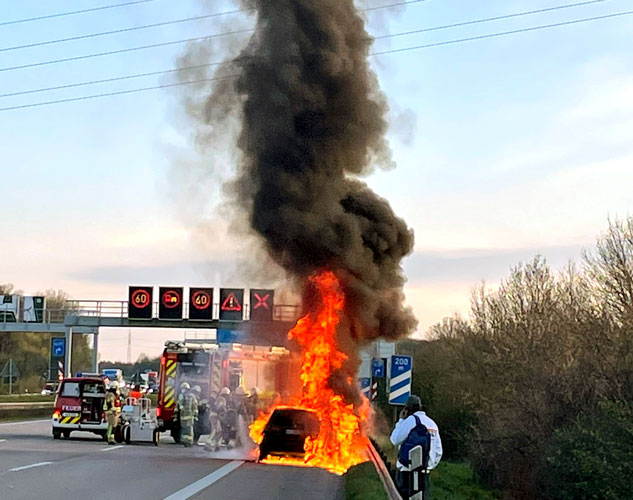 PKW-Brand auf der A 7 – Lehrter Feuerwehr im Einsatz