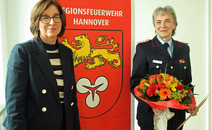 Regina Lehnert übergibt stellvertretende Brandschutzabschnittsleitung IV an Tobias Jacob