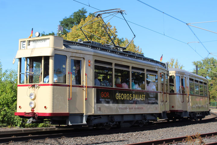 Mit historischen Bahnen von Döhren zur Messe 