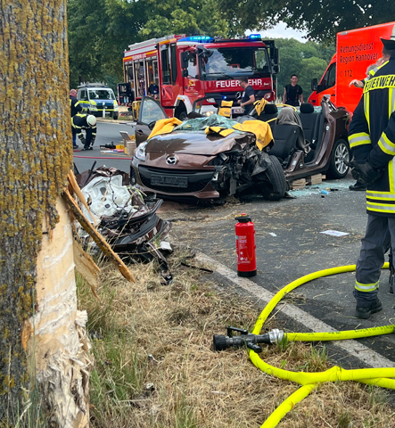 Schwerer Verkehrsunfall zwischen Bilm und Ilten – eingeklemmte Person