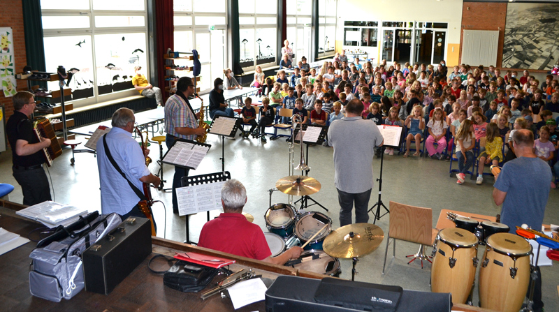 Bigband des SV Ilten zu Gast in der Wilhelm-Raabe-Grundschule