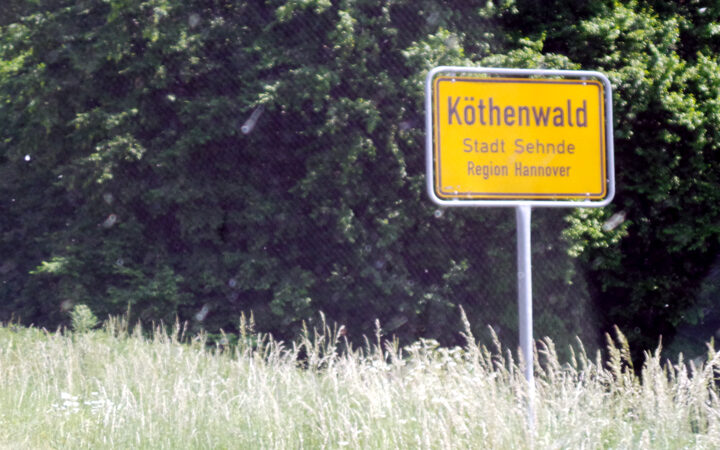 Straßenverkehrsgefährdung auf dem Zebrastreifen in Köthenwald