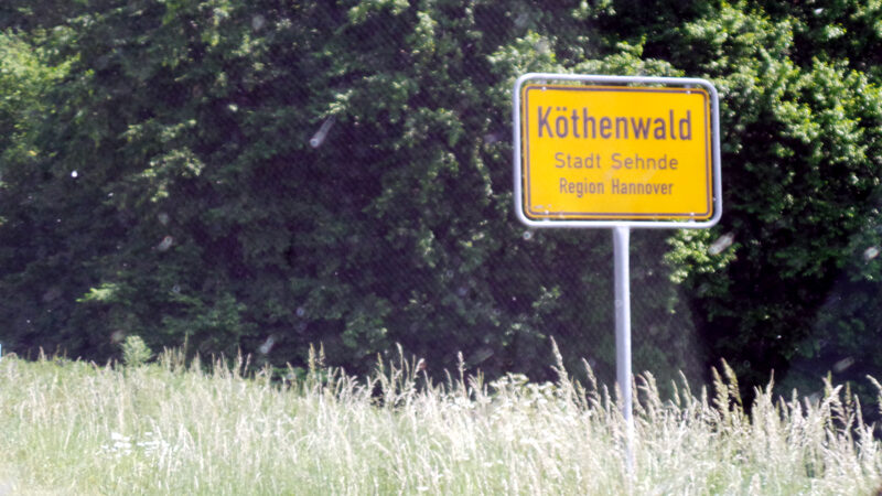 Straßenverkehrsgefährdung auf dem Zebrastreifen in Köthenwald