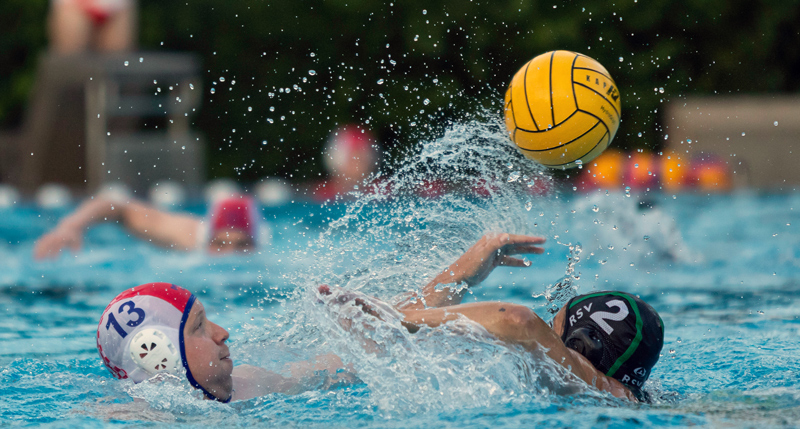 Lehrter Wasserballer weiter im Titelrennen