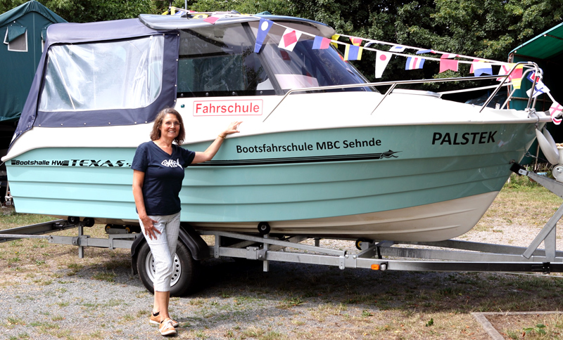 Sommerfest und Taufe des Fahrschulboots beim Sehnder Motorboot-Club
