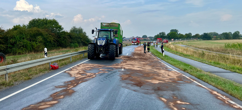 Update: Traktor aus Northeim verursacht Vollsperrung zwischen Evern und Haimar