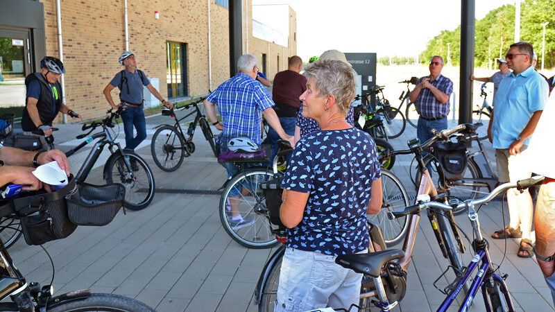 Radtour mit dem Bürgermeister zu den Baustellen in Sehnde