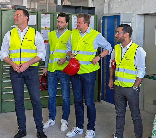 Jens Spahn, Sepehr Amiri und JU Niedersachsen besuchen die Holcim GmbH