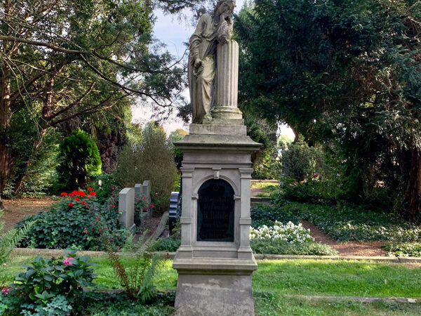 Rundgang über den Iltener Friedhof