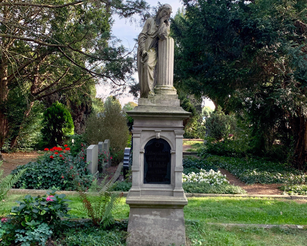 Rundgang über den Iltener Friedhof