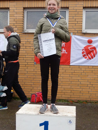 Selina Berger aus Rethmar gewinnt beim Adventscrosslauf in Edemissen