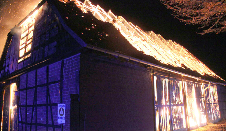 Scheunengroßbrand in Stedum-Bekum