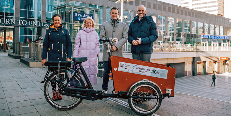 Lastenrad gestiftet: Stadt und Hannover 96 unterstützen Hilfsprojekt für Wohnungslose