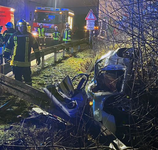 Schwerer Verkehrsunfall auf der Landstraße 410