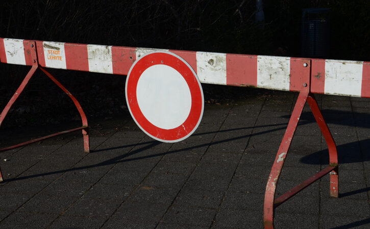 Asphaltarbeiten am Knoten der B 188 zur B 443 und K 121 in Burgdorf