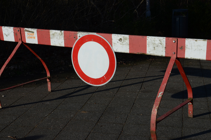 Asphaltarbeiten am Knoten der B 188 zur B 443 und K 121 in Burgdorf