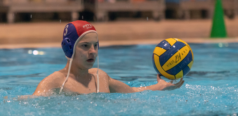 Spielausfall: Lehrter Wasserballer können nur testen