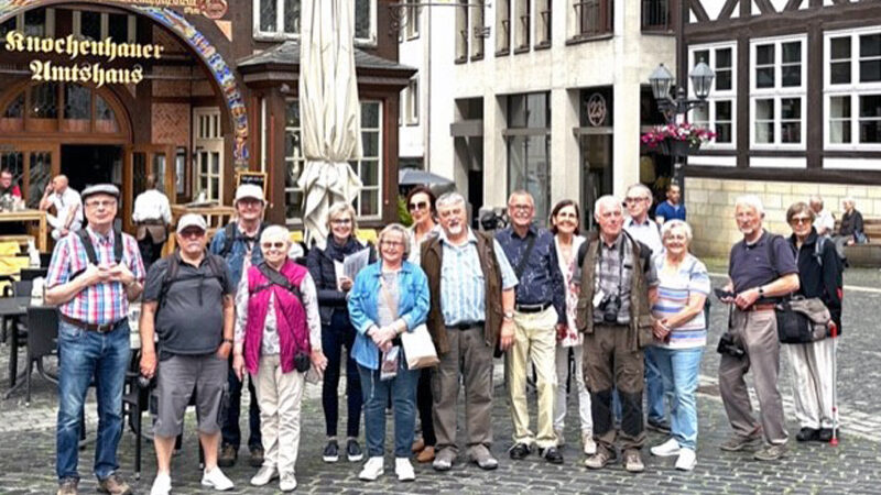 Sehnder Senioren besuchen Marktplatz und Welterbe Michaeliskirche in Hildesheim