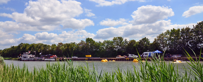 Gesunkene Schute aus dem Mittellandkanal bei Sehnde geborgen