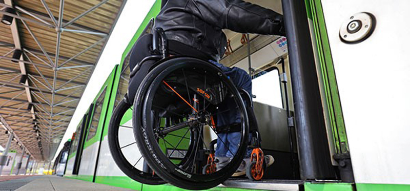 Kostenlose Übungstage: Training für mobilitätseingeschränkte Fahrgäste