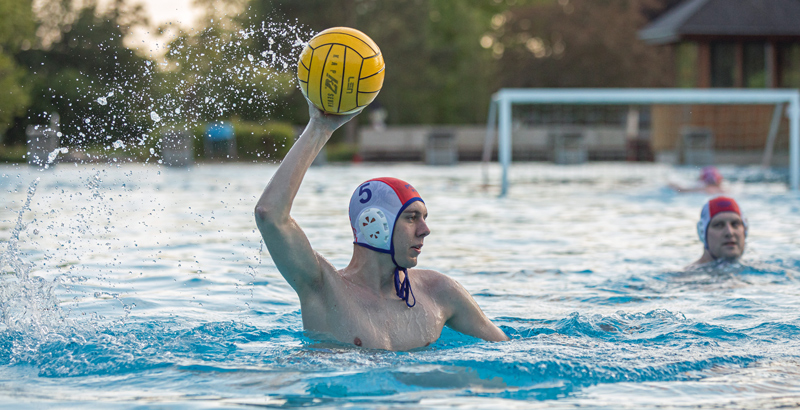 Lehrter Wasserballer holen dritten Sieg in Serie – Tabellenstand unklar