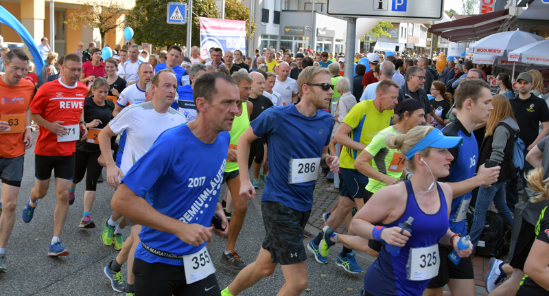 Stadtfest Oktobermarkt mit 11. Burgdorfer Spargel-Lauf