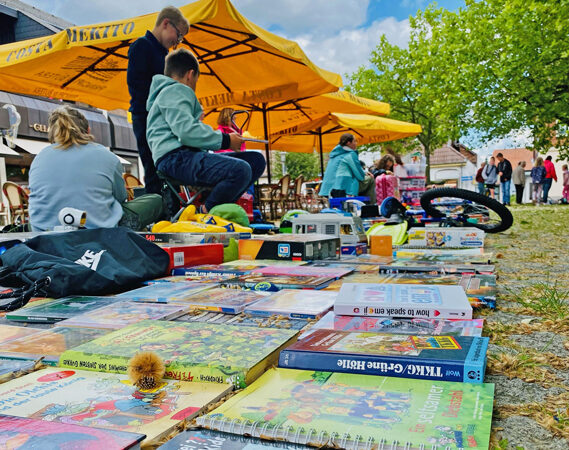 Deckenflohmarkt eröffnet Ferienpass in Sehnde