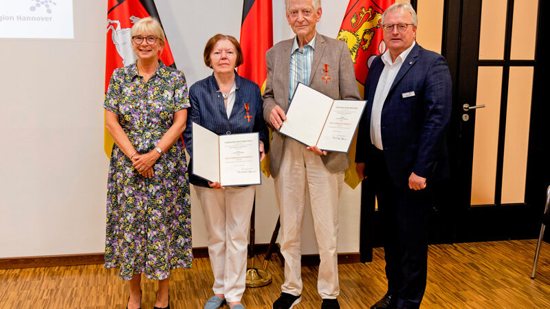 Ehepaar Grethe aus Sehnde bekommt Verdienstkreuze am Band