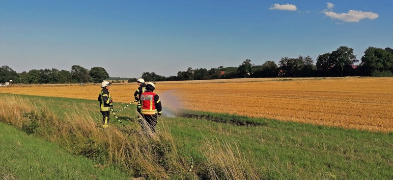 Feldbrand bei Wehmingen durch schnellen Feuerwehreinsatz verhindert