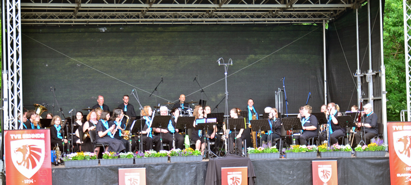 TVE Blasorchester am Beckenrand: zweites Konzert in Sehnder Waldbad