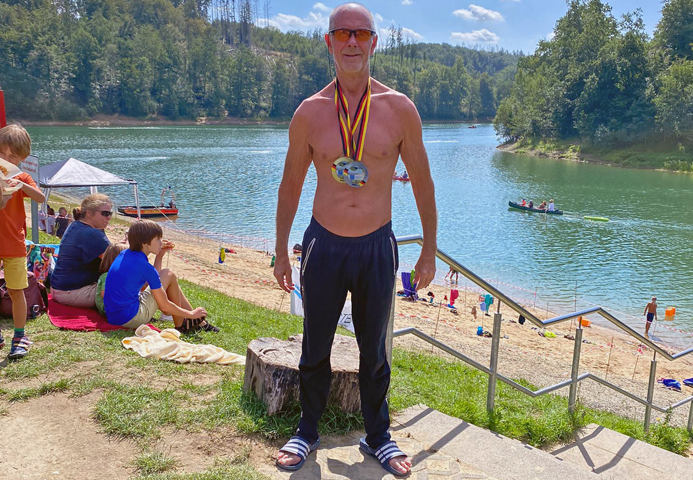 Manfred Kopmeier schwimmt zum deutschen Meistertitel: Erfolg im Freiwasserrennen