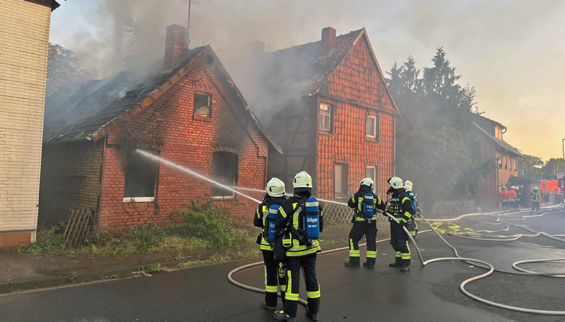 Sehnder Feuerwehr unterstützt Brandbekämpfung in Ummeln