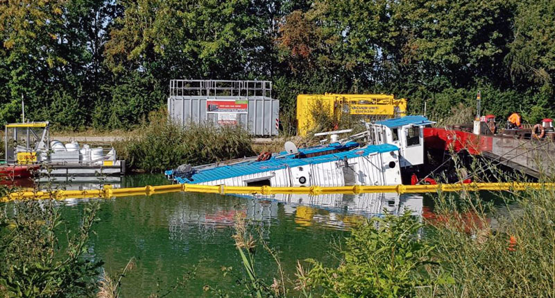 Schubboot im Mittellandkanal geborgen und abgeschleppt