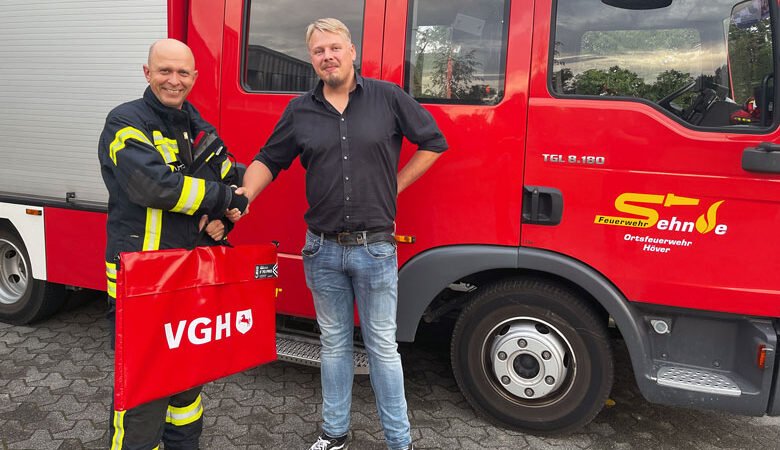 Spende an die Ortsfeuerwehr Höver: ein mobiler Rauchverschluss