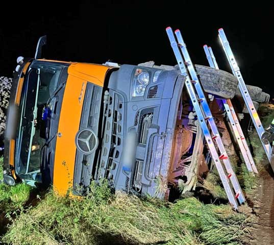 Update: Rüben-Laster fällt bei Dolgen um