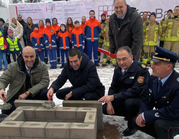 Grundsteinlegung für das neue Feuerwehrhaus der Ortsfeuerwehr Misburg