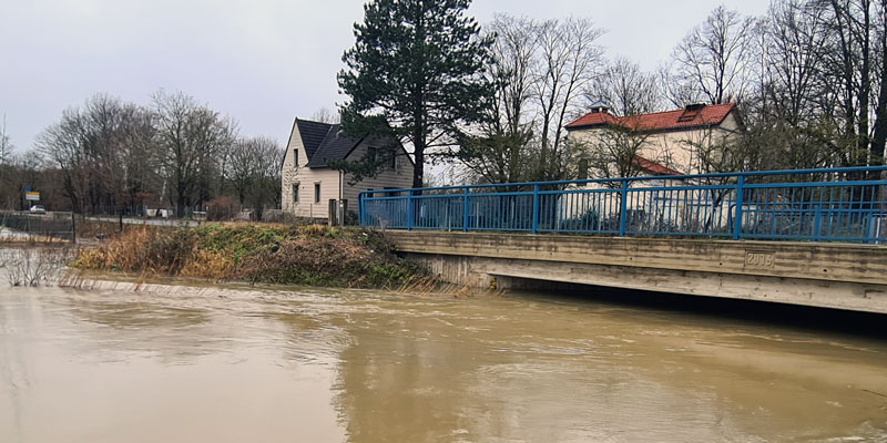 Hochwasserlage im Stadtgebiet Lehrte am Mittag